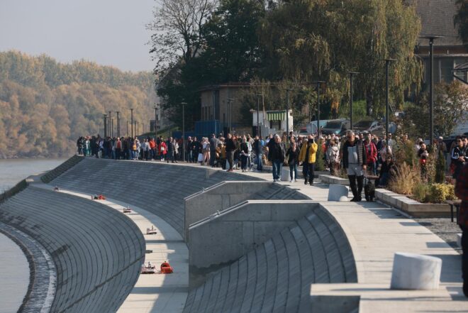 Osijek: Otvorenje nove dionice promenade kojom se spajaju Donji i Gornji grad šetnicom uz rijeku Dravu