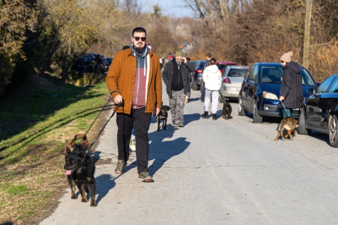 Osijek: U azilu za pse održan je Božićni ručak Osijek: U azilu za pse održan je Božićni ručak