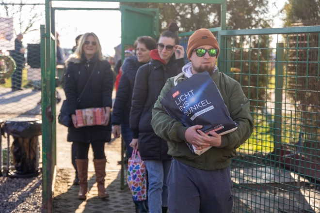 Osijek: U azilu za pse održan je Božićni ručak Osijek: U azilu za pse održan je Božićni ručak