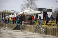 Osijek: Blagdan svetog Stjepana osječani iskoristili za štenju i druženje na obali Drave.