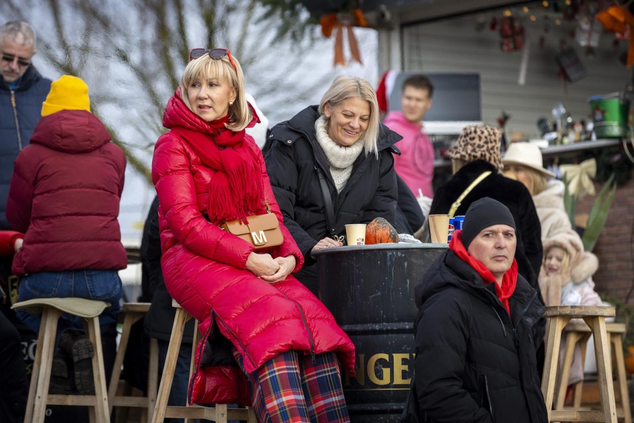 Osijek: Blagdan svetog Stjepana osječani iskoristili za štenju i druženje na obali Drave.