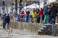 Osijek: Blagdan svetog Stjepana osječani iskoristili za štenju i druženje na obali Drave.