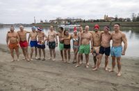 Osijek: Tradicionalno kupanje i picigin u rijeci Dravi.