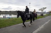 Osijek: Blagdan svetog Stjepana osječani iskoristili za štenju i druženje na obali Drave.