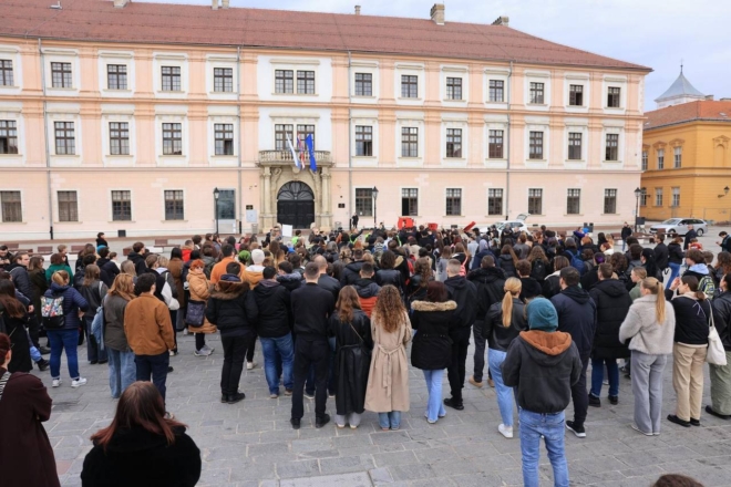 Prosvjed studenata Akademije za umjetnost i kulturu Prosvjed studenata Akademije za umjetnost i kulturu