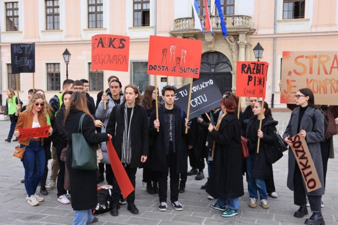Prosvjed studenata Akademije za umjetnost i kulturu Prosvjed studenata Akademije za umjetnost i kulturu