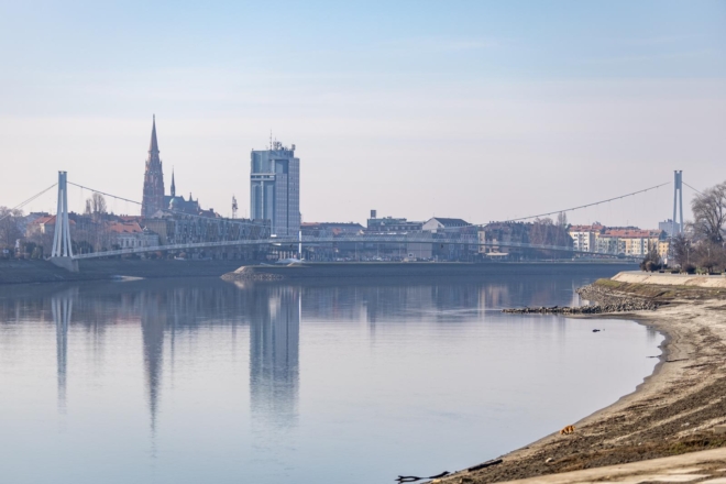 Osijek: Osječani iskoristili sunčan dan za šetnju ili druženje uz kavu