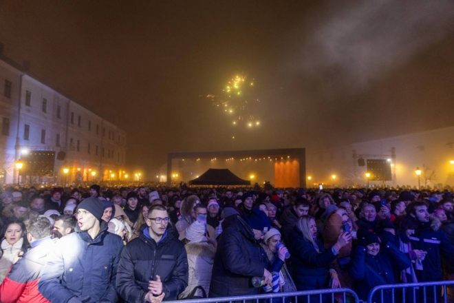 Doček Nove godine 2025. Prljavo kazalište