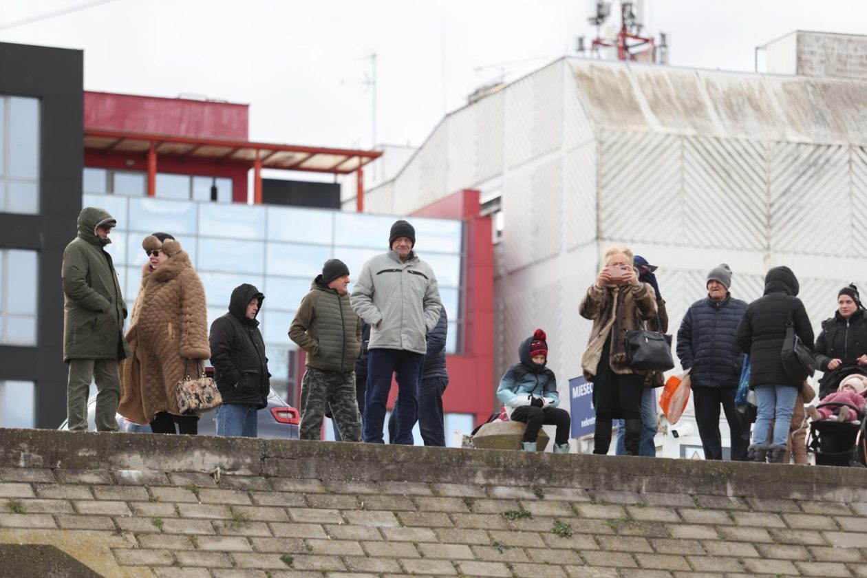 PXL_311225_144098463