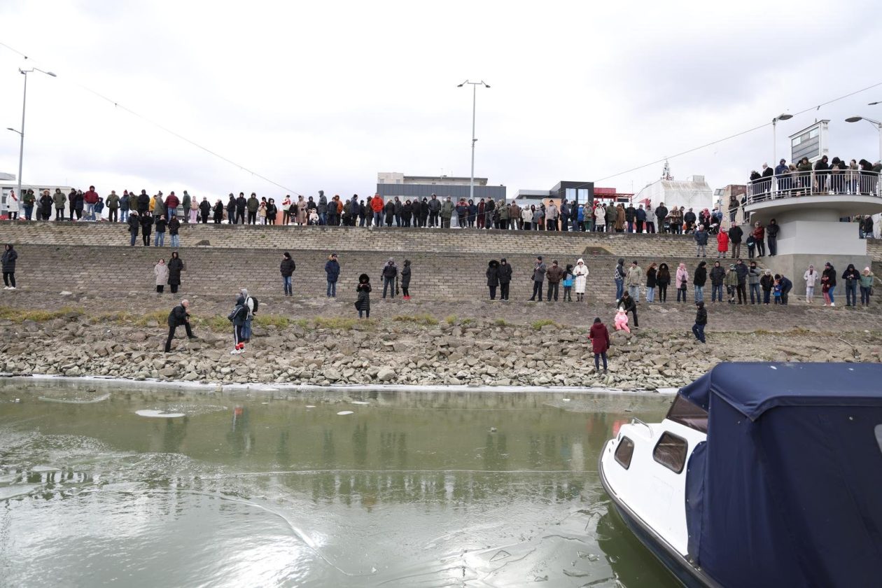 PXL_311225_144098467