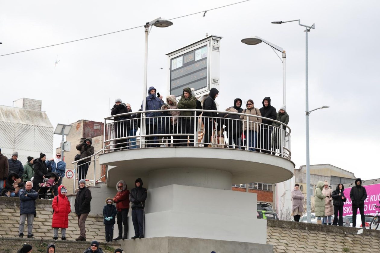 PXL_311225_144098470