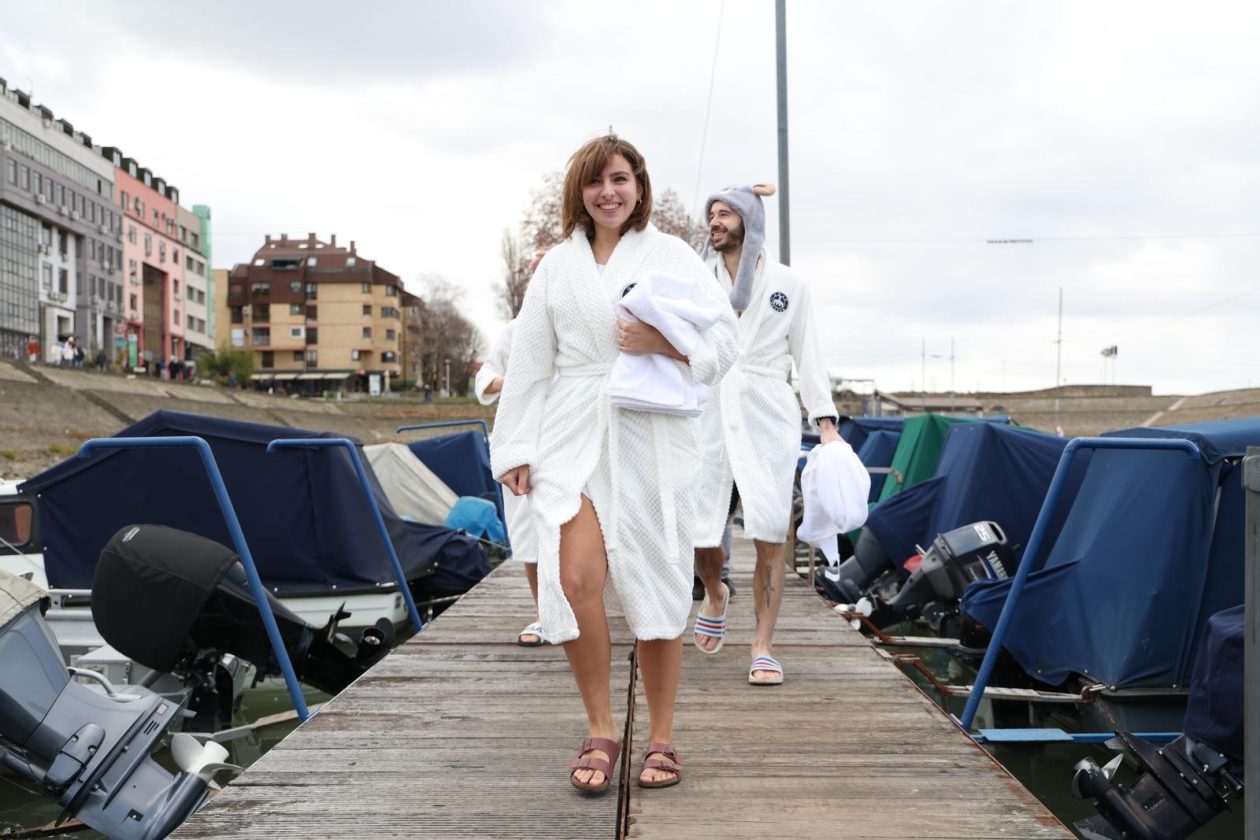 PXL_311225_144098476