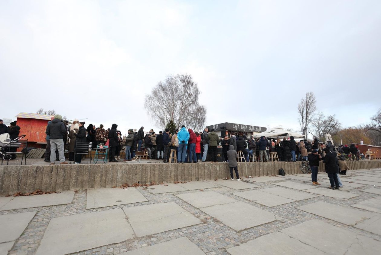 Doček australske nove godine u bajti