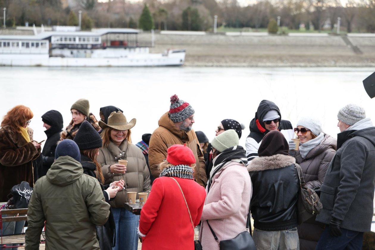 Doček australske nove godine u bajti