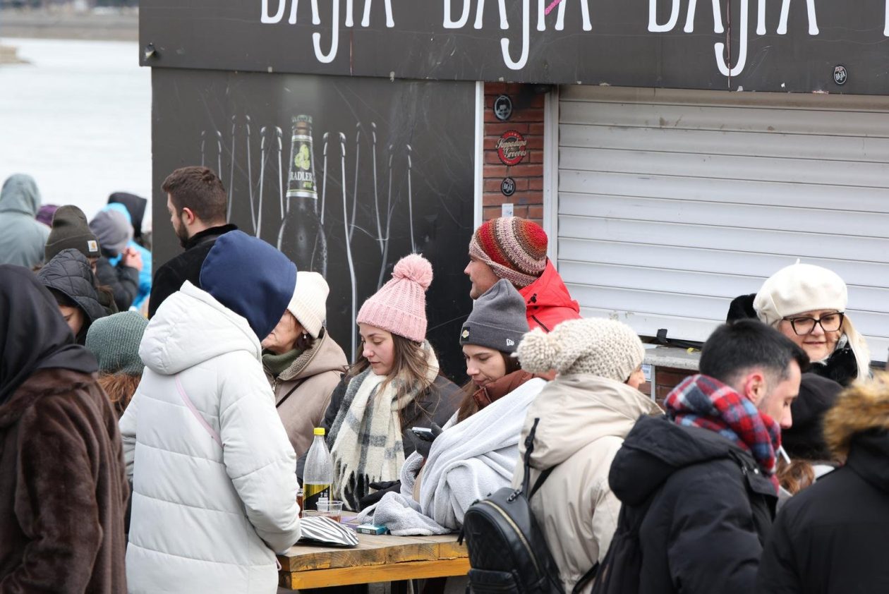 Doček australske nove godine u bajti