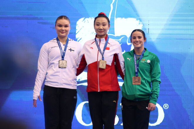 Postolje – dvovisinske ruče (ž) 2 Postolje – dvovisinske ruče (ž) 2