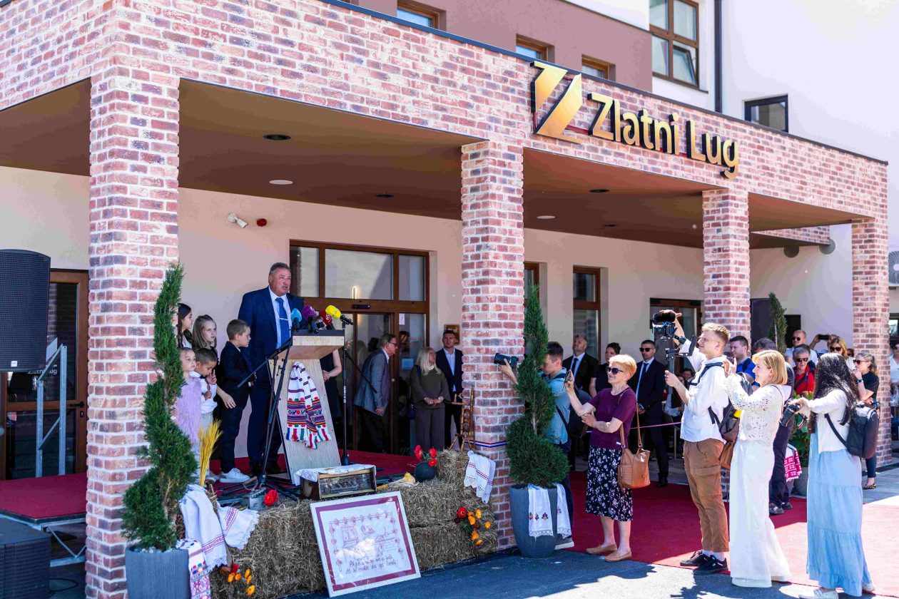 Zlatni lug