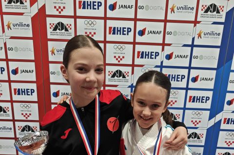 Tonka i Pia KK Osijek (1) Tonka i Pia KK Osijek (1)