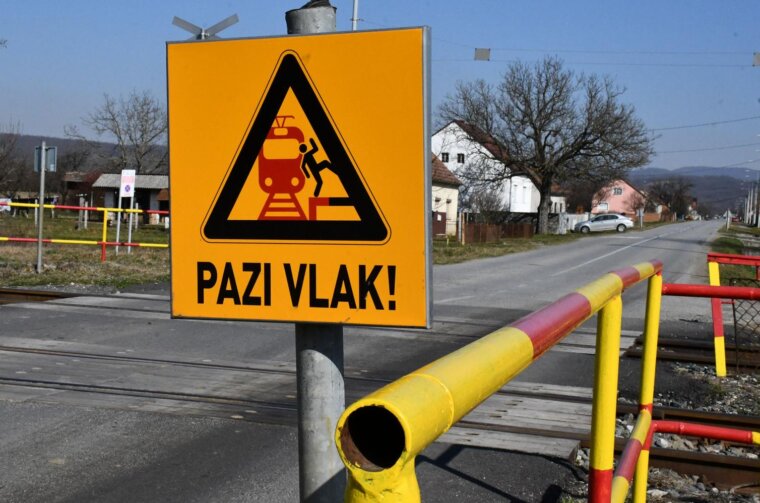 Zapolje: Žena i dijete smrtno stradali u naletu vlaka