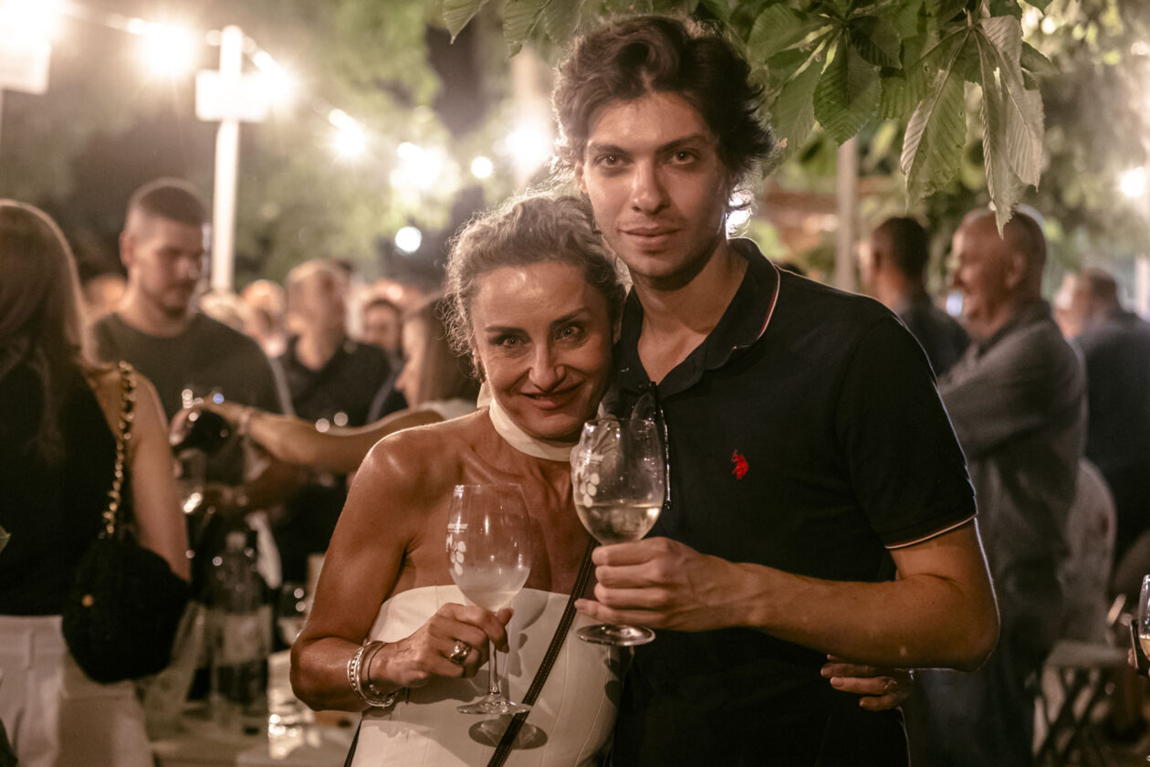 Večer vina i umjetnosti – srpanj 2025.
