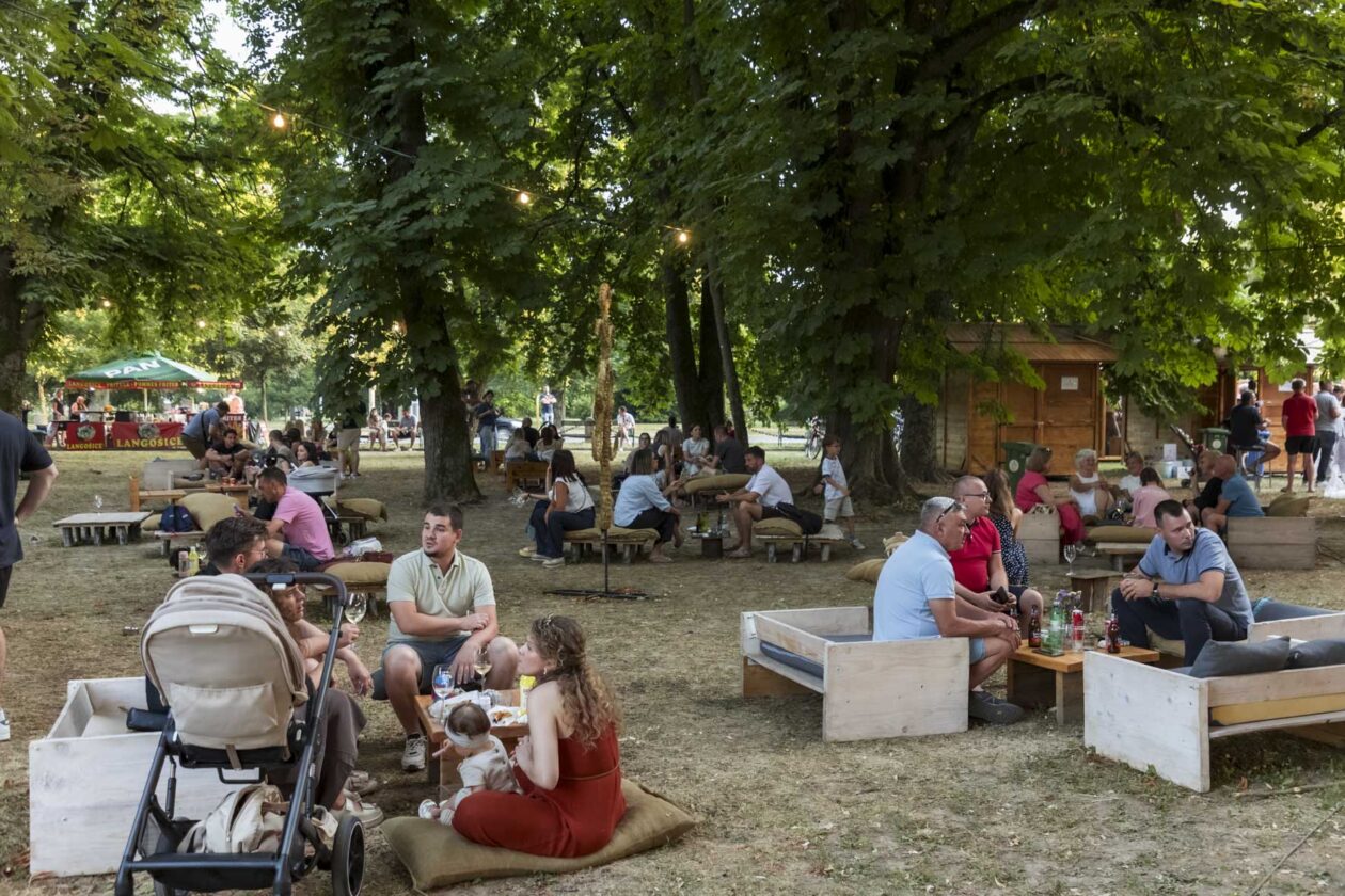 Večer vina i umjetnosti – srpanj 2025.