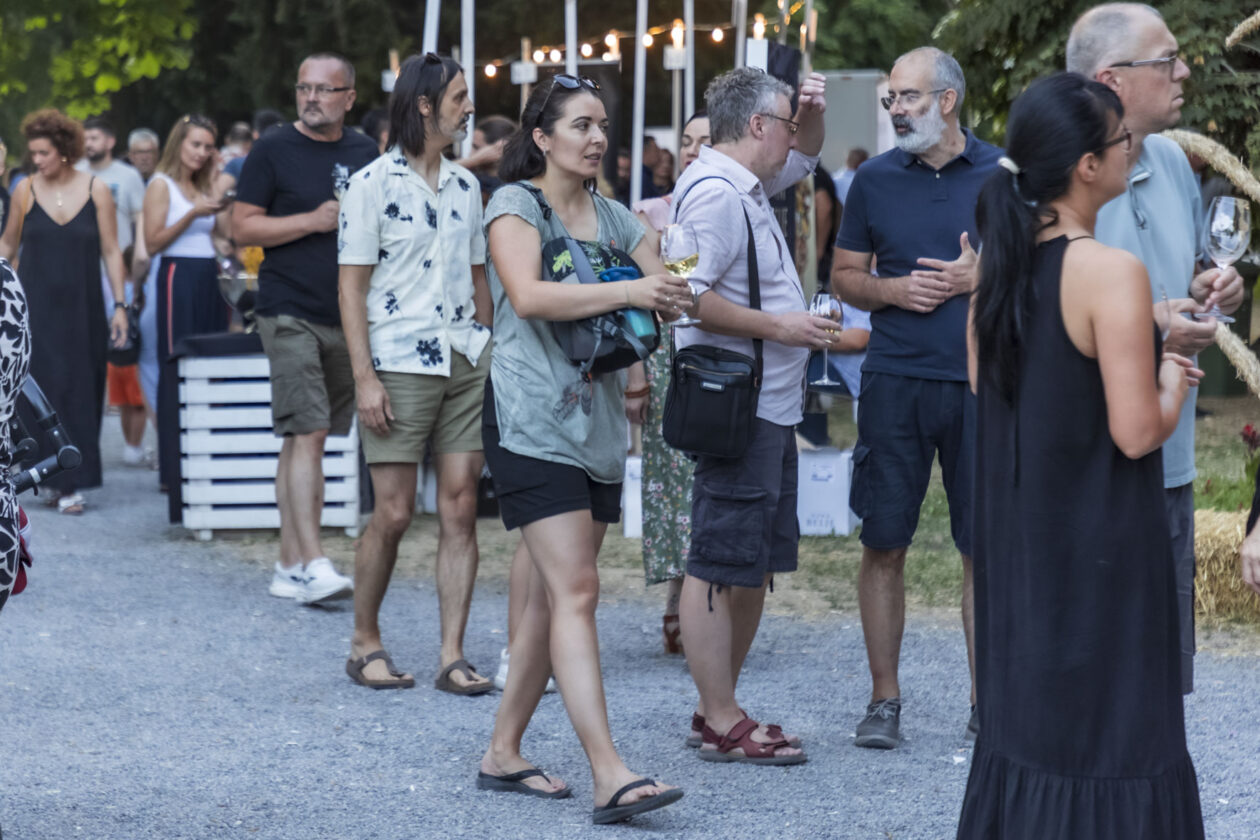 Večer vina i umjetnosti – srpanj 2025.