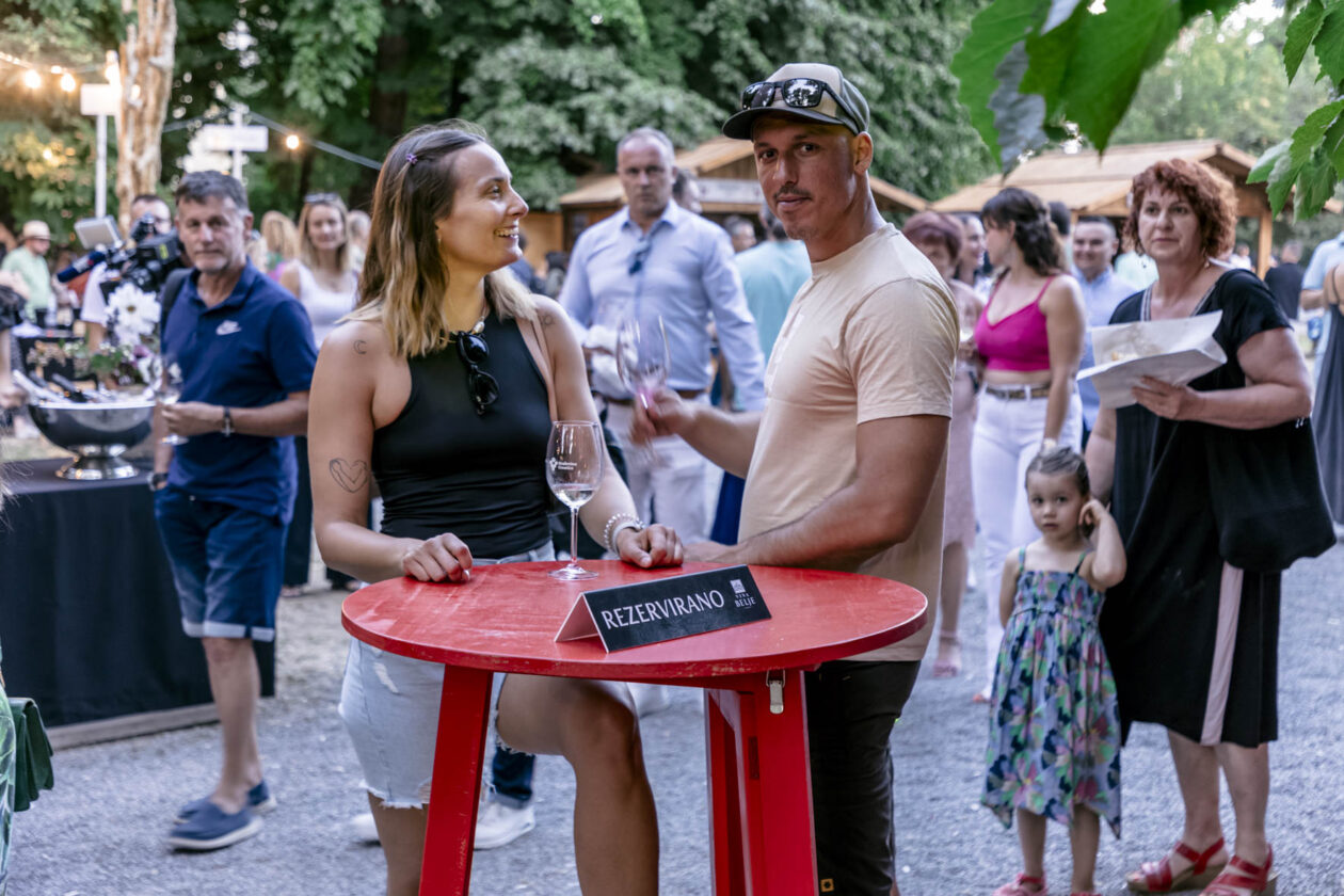 Večer vina i umjetnosti – srpanj 2025.