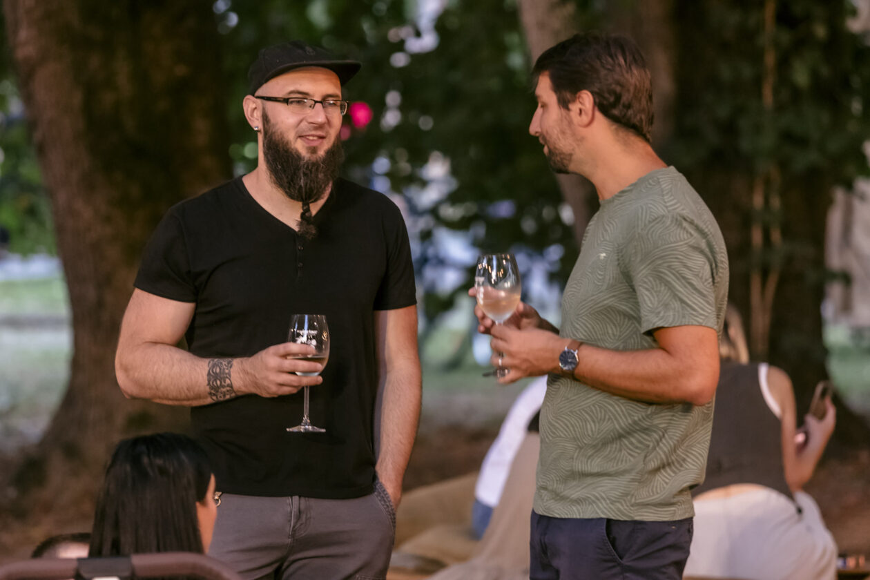 Večer vina i umjetnosti – srpanj 2025.