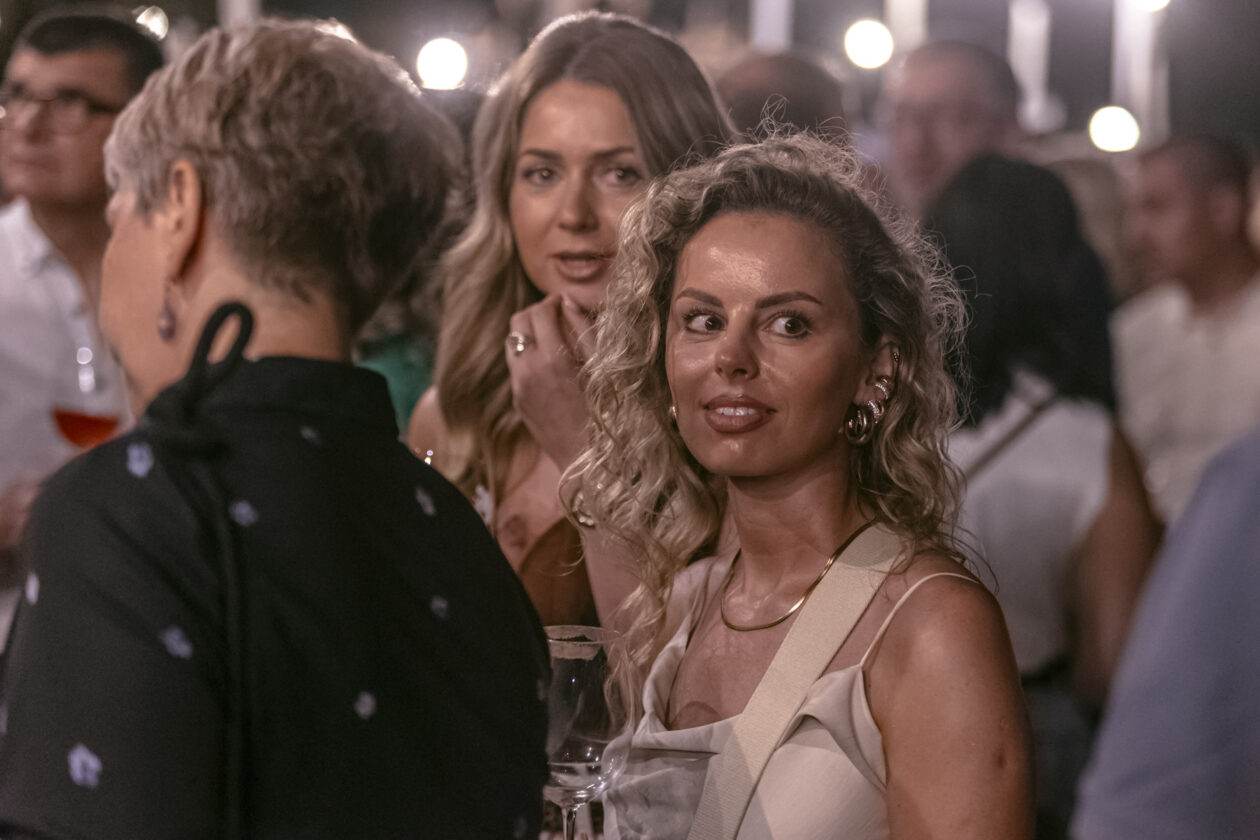 Večer vina i umjetnosti – srpanj 2025.