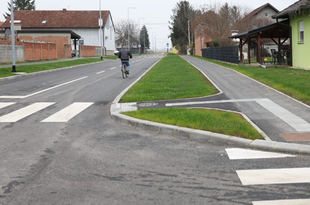 Ulica Augustina Tina Ujevića Tenja Ulica Augustina Tina Ujevića Tenja