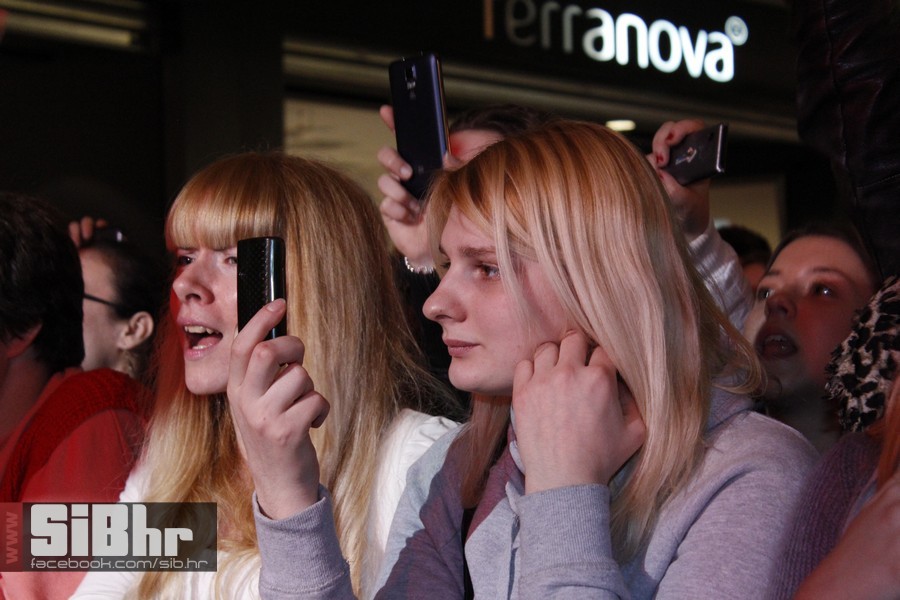 ivan_zak_avenuemall_osijek_zora