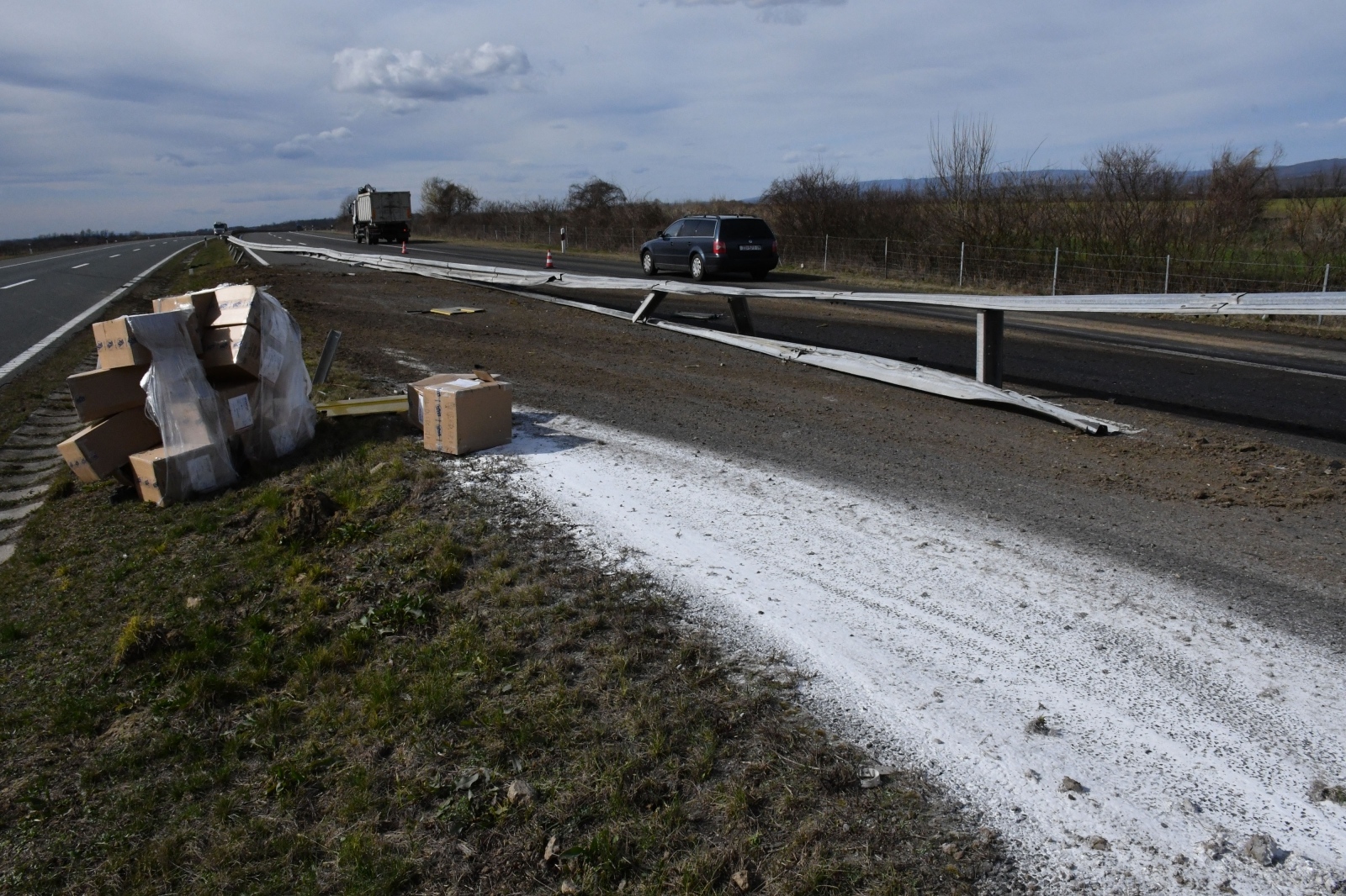 Kamion probio zaštitnu ogradu na autocesti A3