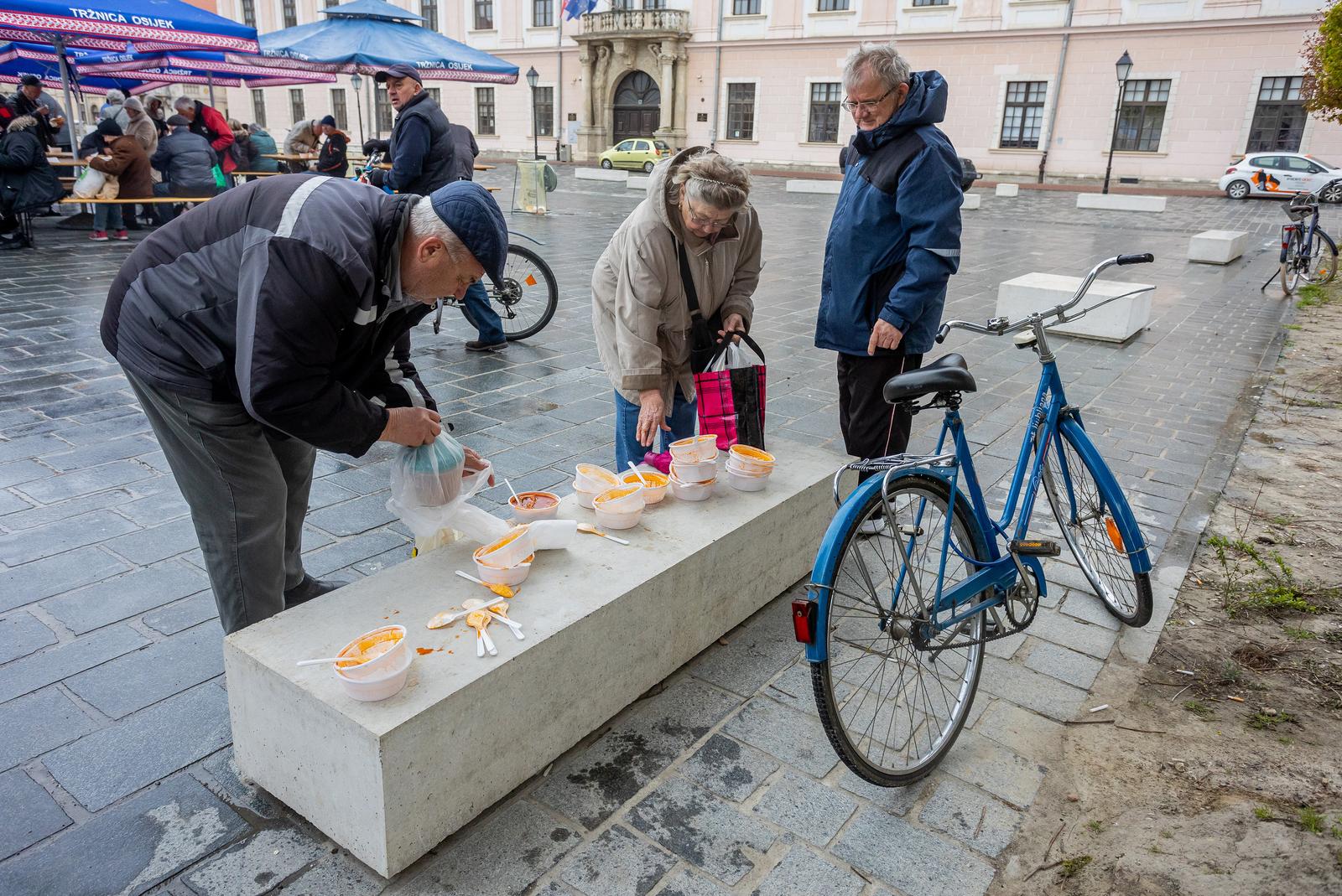 Podjela fiš paprikaša u Tvrđi, Veliki petak 2023.