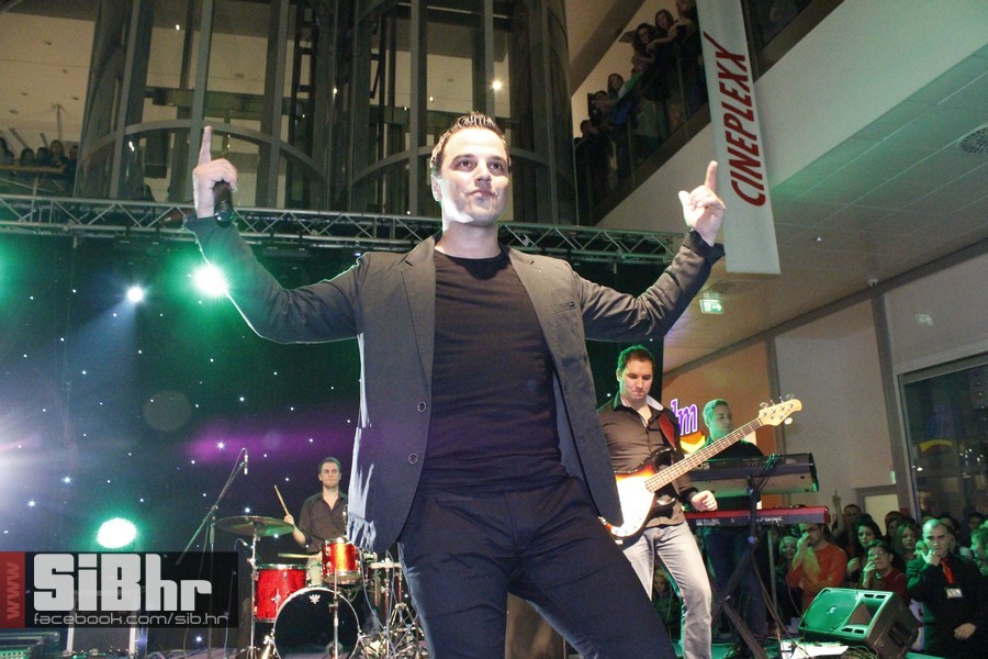 ivan_zak_avenuemall_osijek_zora
