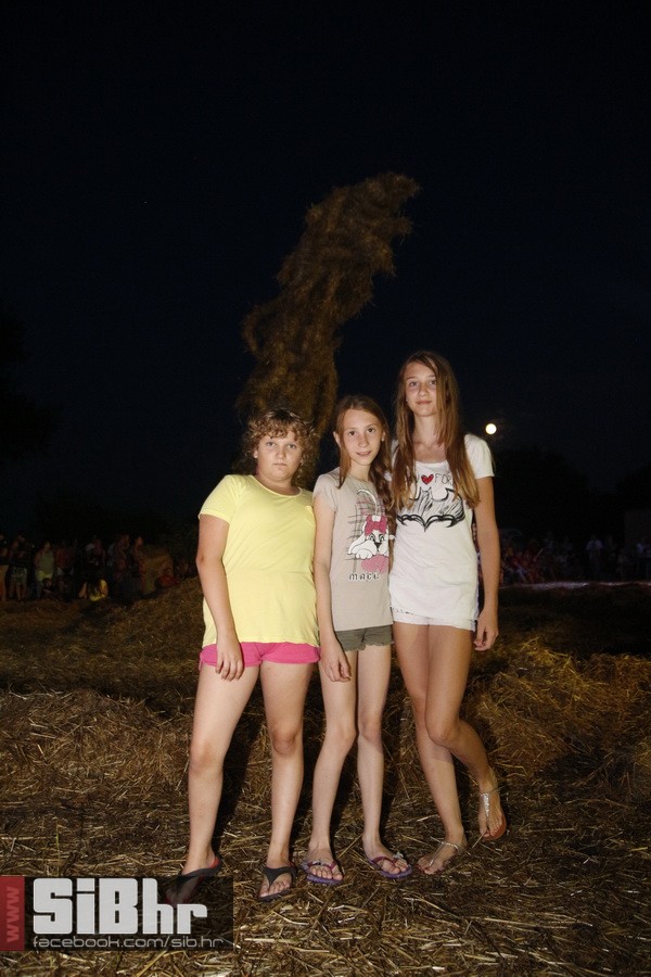 slama_dan_drugi_SiBhr_109 slama_dan_drugi_SiBhr_109