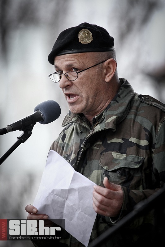 vukovar_prosvjed_protiv_cirilic