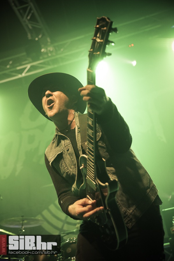 opca_opasnost_slavija_04042013_