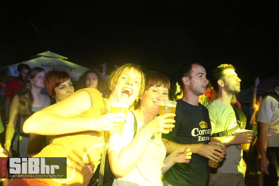 backyard_art_festival_SiBhr_39