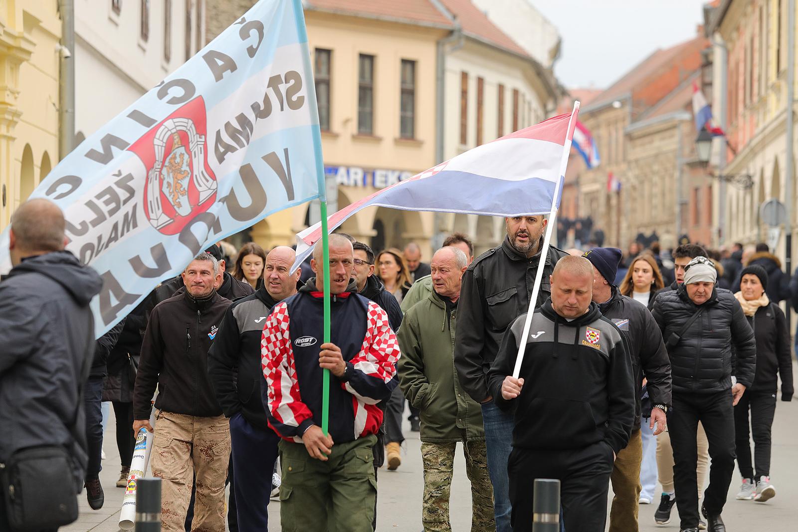Deseci tisuća ljudi došlo u Vukovar odat počast gradu heroju