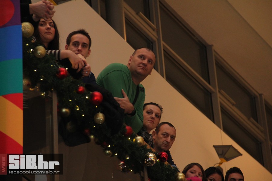 Colonia_AvenueMall_SiBhr_42 Colonia_AvenueMall_SiBhr_42