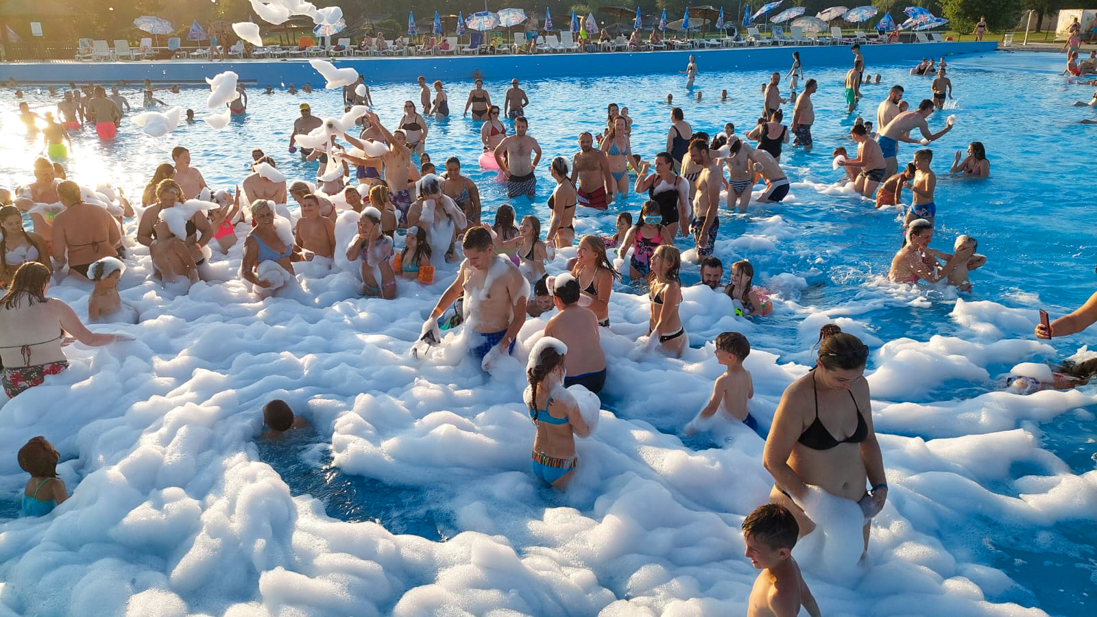 Pjena party u Bizovačkim toplicama Pjena party u Bizovačkim toplicama