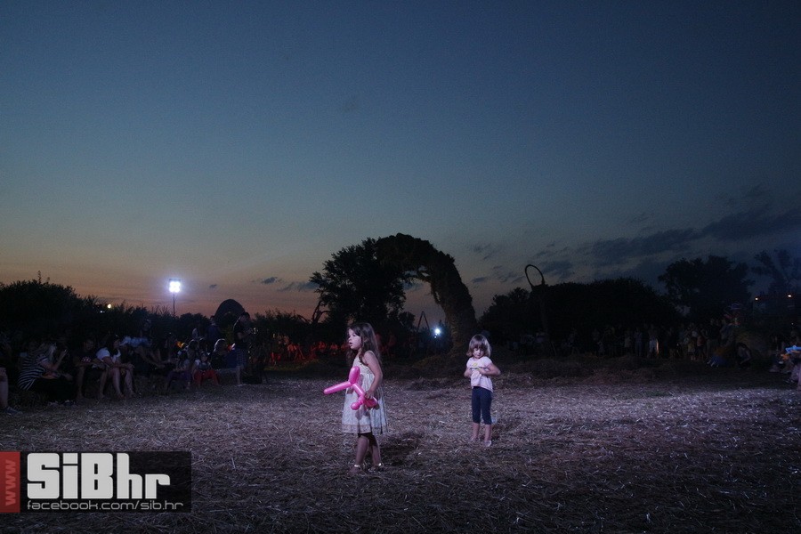 slama_dan_drugi_SiBhr_108 slama_dan_drugi_SiBhr_108