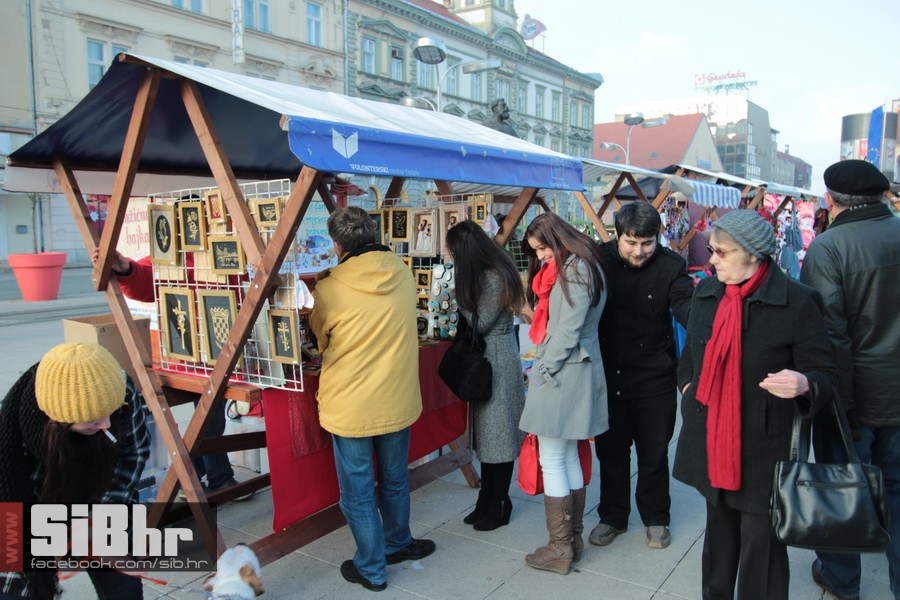 adventski_sajam_trg_ante_starce