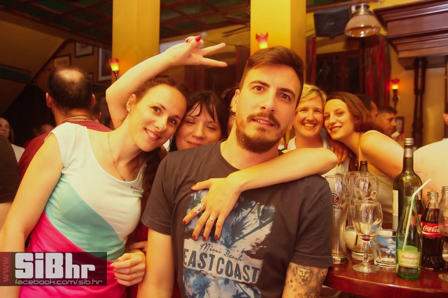 old_bridge_pub_13