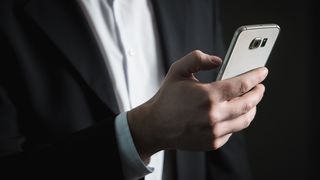 mobitel smartphone biznismen poslovnjak mobitel smartphone biznismen poslovnjak