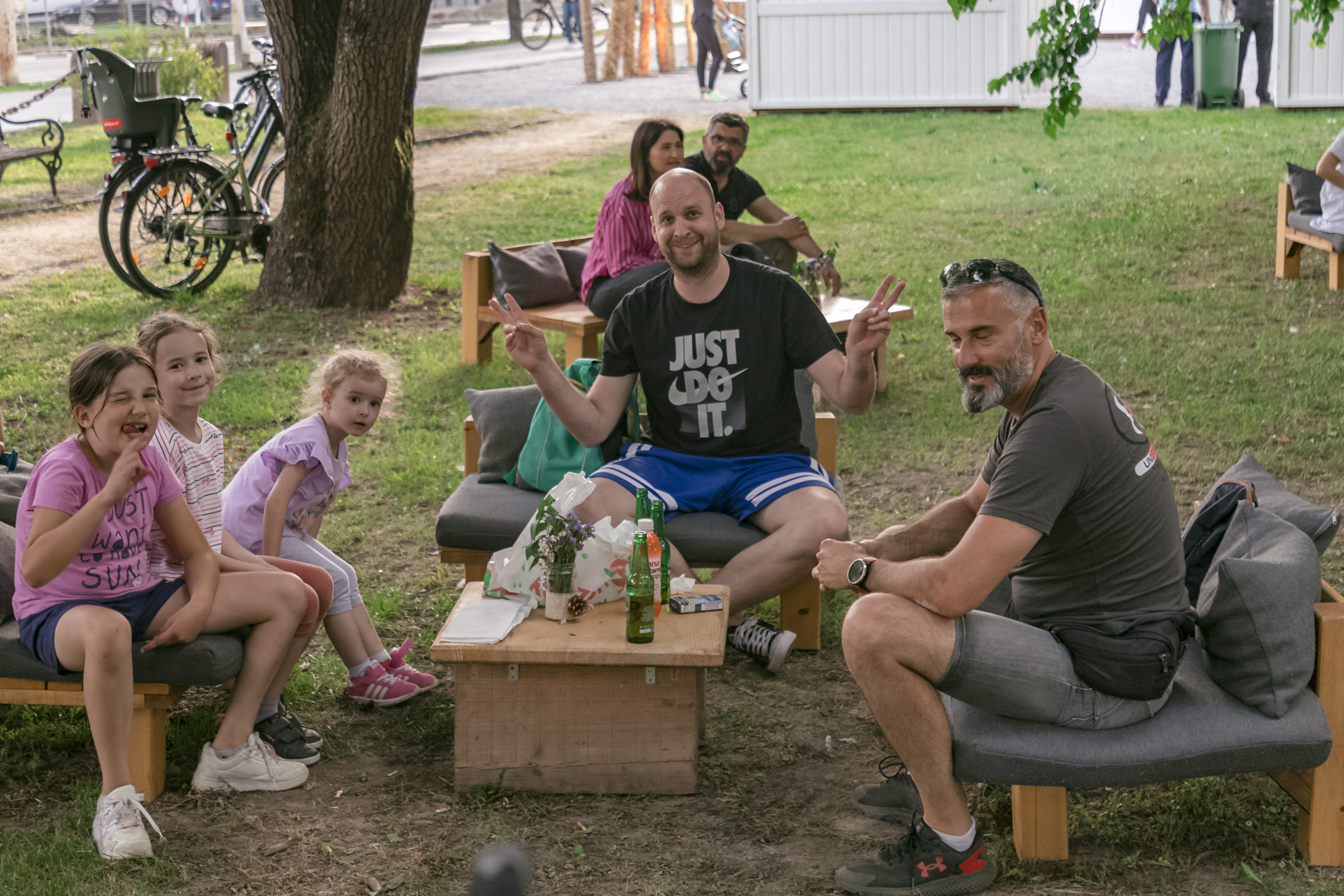 Večer vina i umjetnosti svibanj 2024. Večer vina i umjetnosti svibanj 2024.