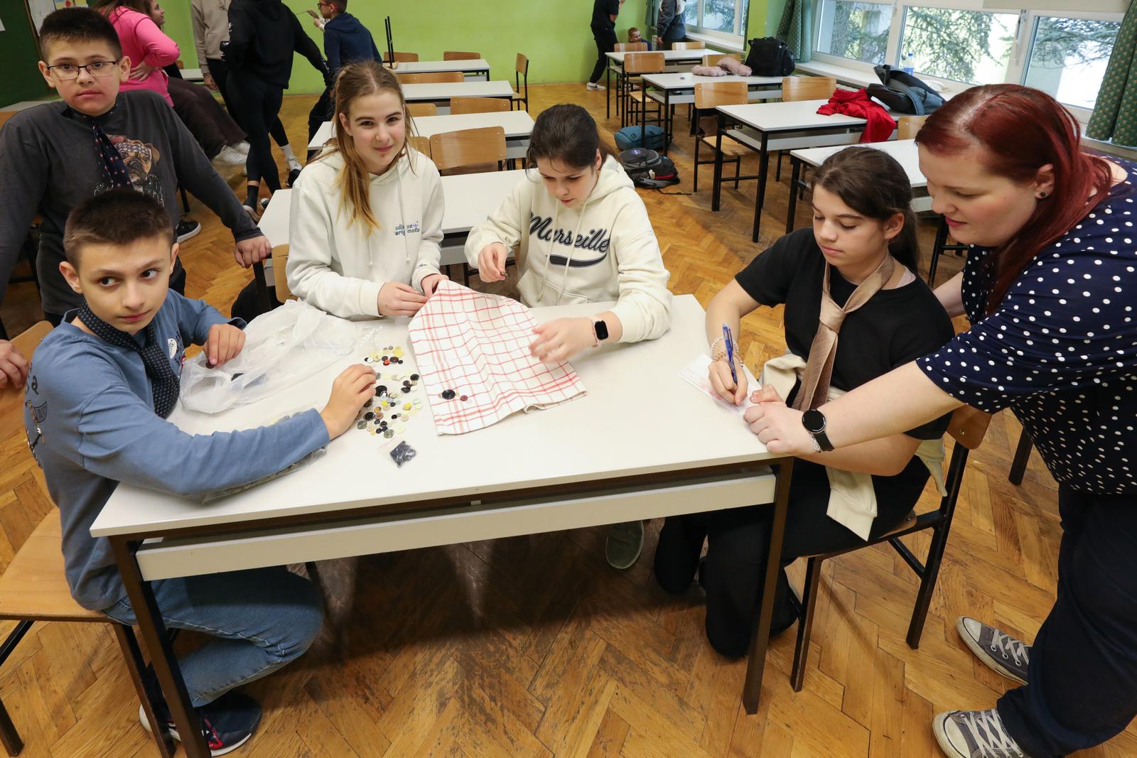 Osijek: Učiteljica 6. razreda podučava učenike svakodnevnim vještinama