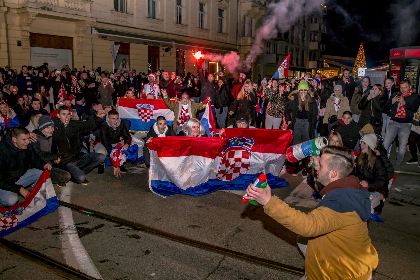 Slavlje nakon pobjede Hrvatske