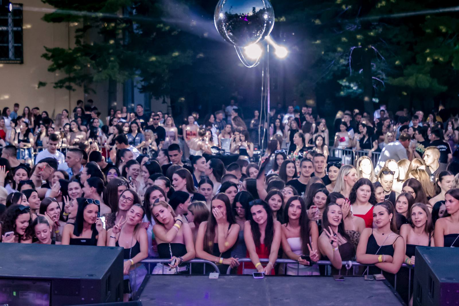 Trap zvijezda Relja održao koncert u osječkoj Tvrđi