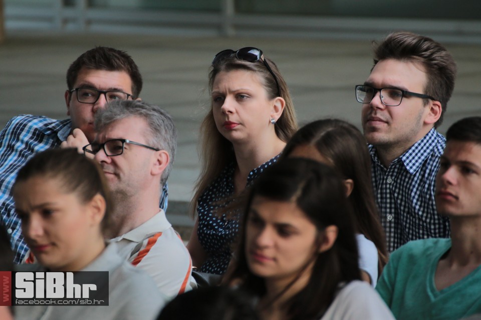 oljm_pet_2016_sibhr_03